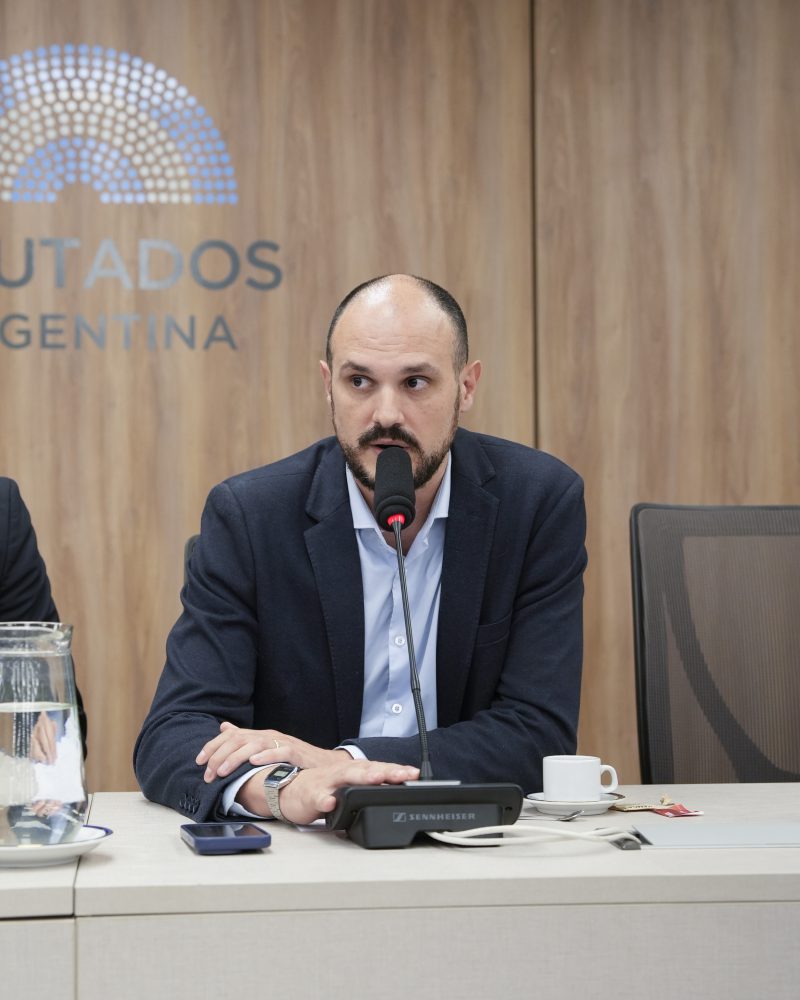 Santiago Santurio, Diputado Nacional, en una reunión en la Honorable Cámara de Diputados de la Nación